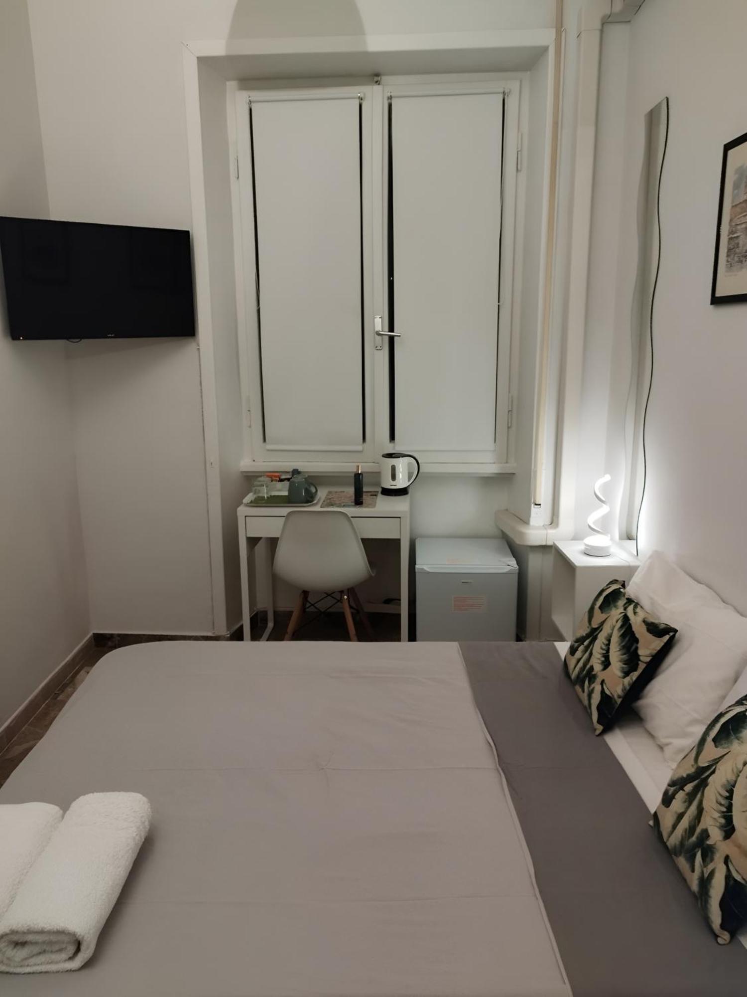 Colosseo Rooms B&B Rome Exterior photo